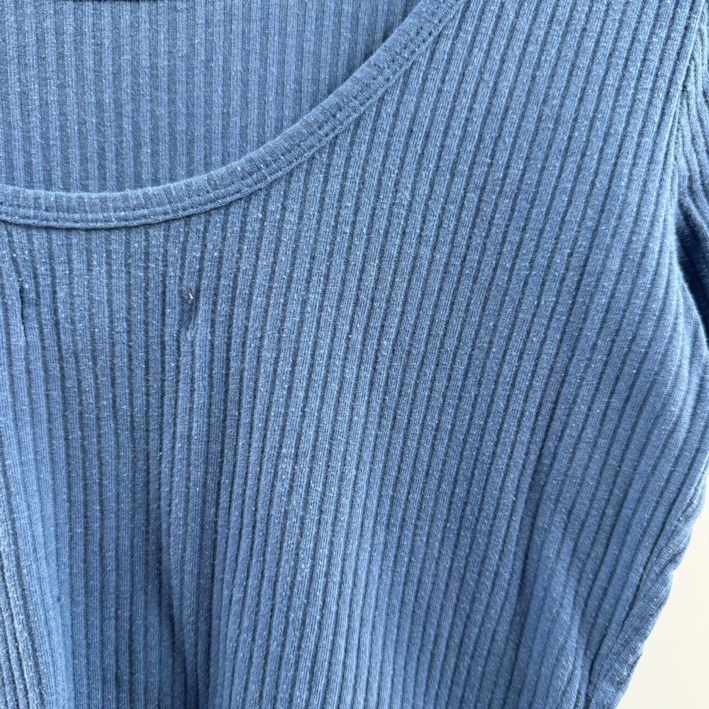 Hollister Blue Ribbed Cropped Top Scoop Neck Low Back Women’s Size Large - Picture 5 of 6